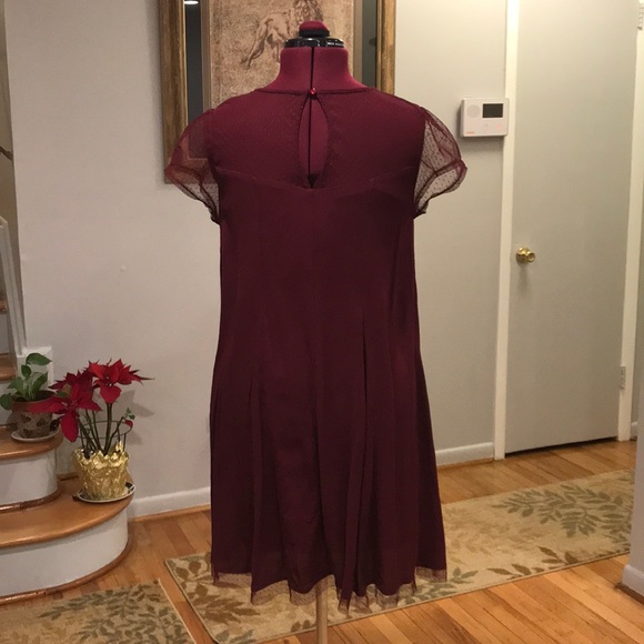 Burgundy shift dress with lace yoke - Picture 2 of 4